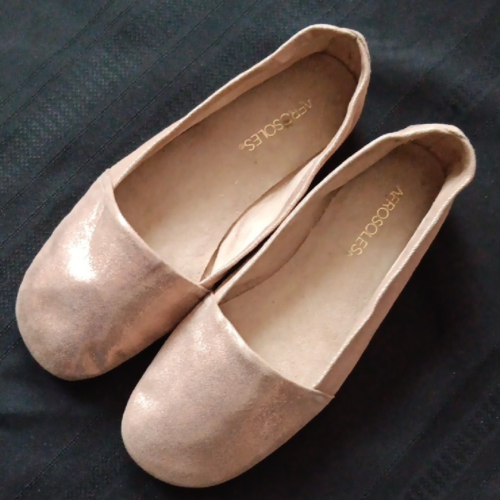 Aerosoles Womens Metallic Ballet Flats. Size 9W